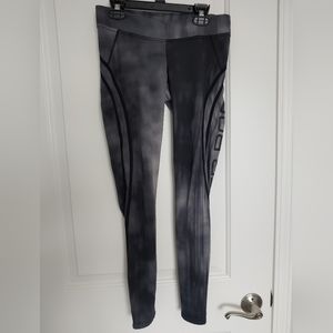 Better Bodies low rise black and grey leggings